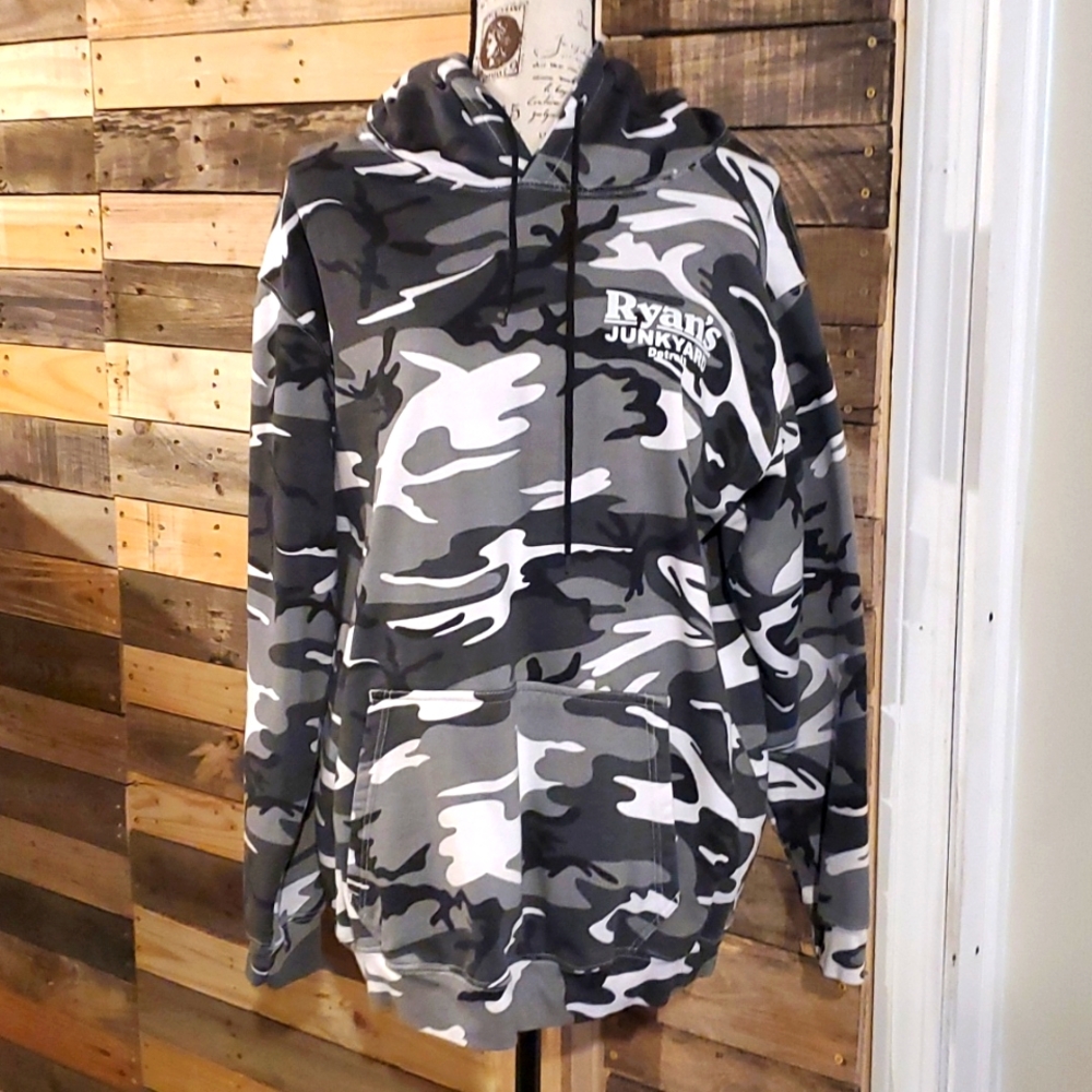 NWOT Black and white camo hoodie XL
